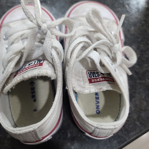 Converse - Picture 2 of 5